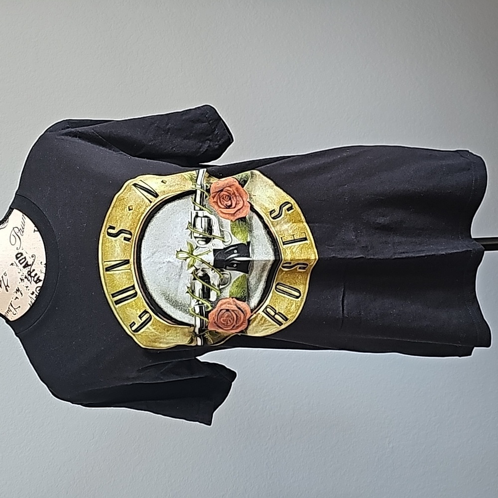 GUNS N' ROSES AUTHENTIC BAND T. SIZE SMALL
